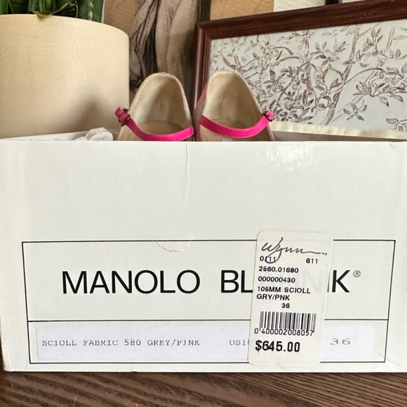Manolo Blahnik - Picture 6 of 7